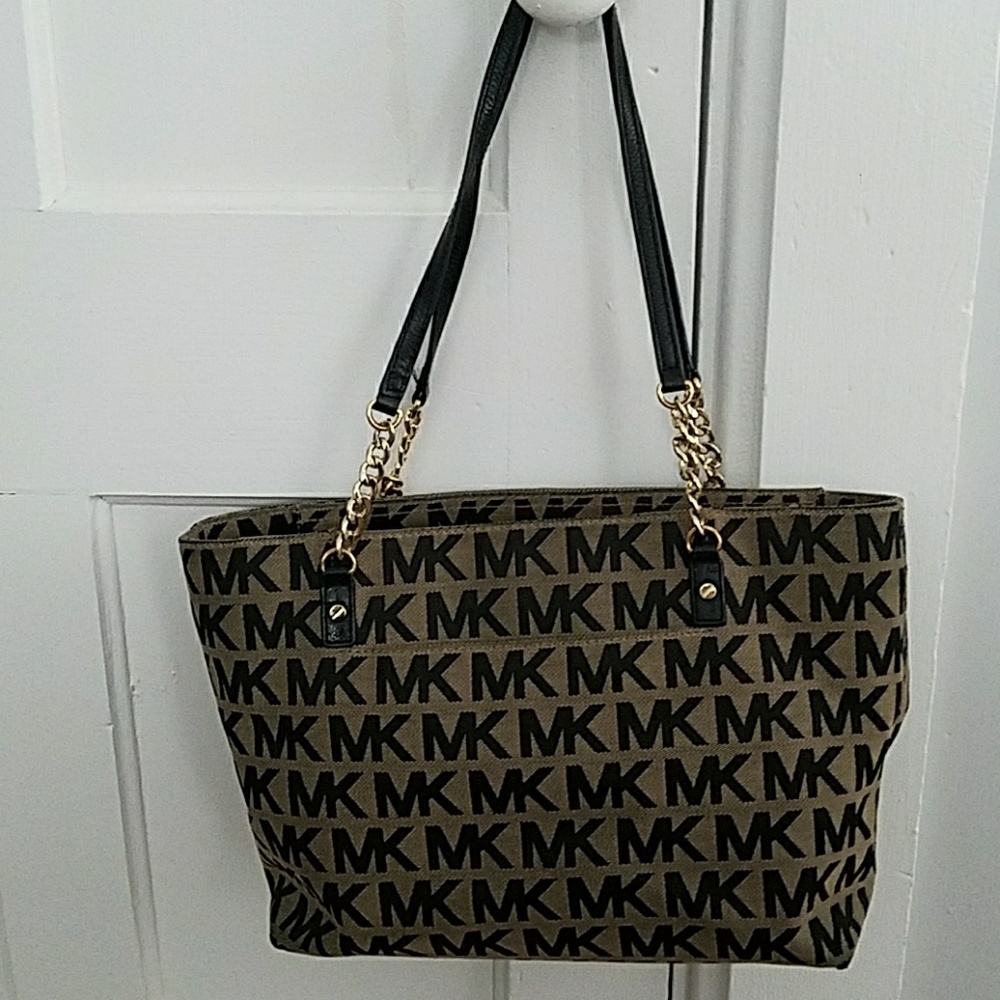 Michael Kors purse